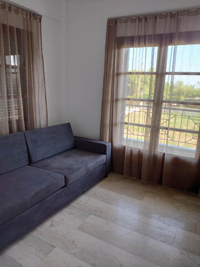 Merida Apartments Mola Kalyva Esterno foto