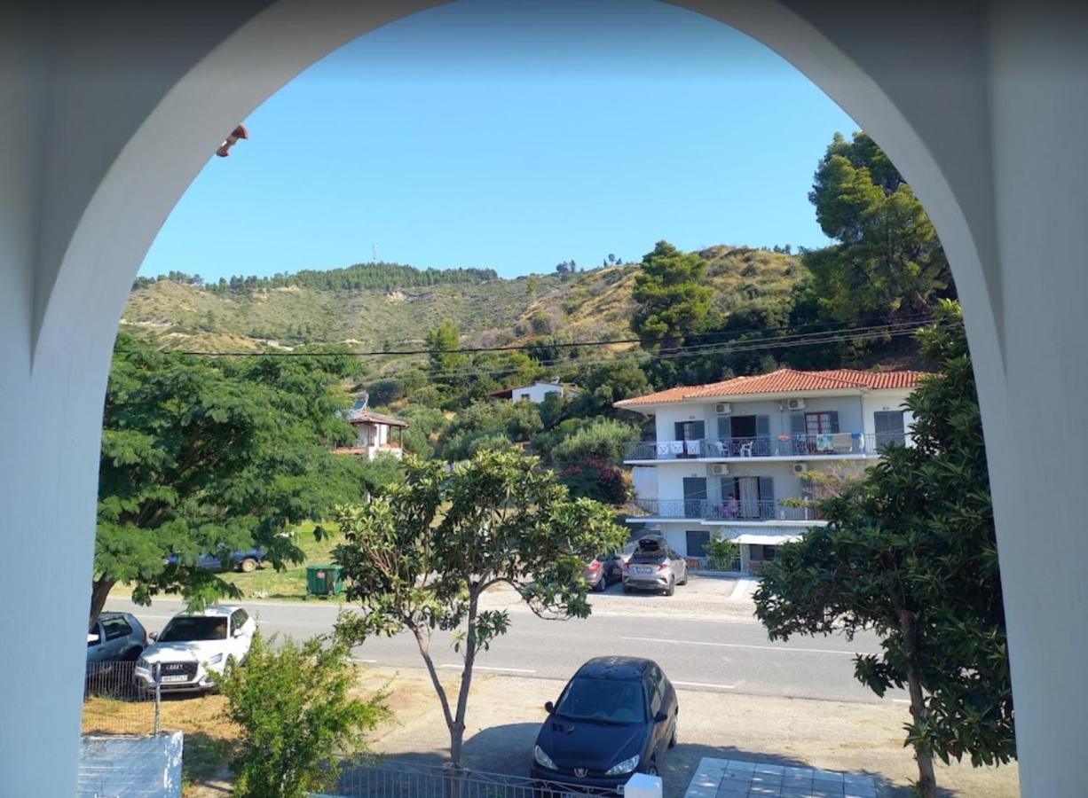 Merida Apartments Mola Kalyva Esterno foto