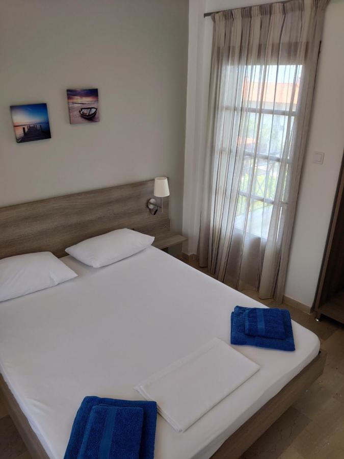 Merida Apartments Mola Kalyva Esterno foto