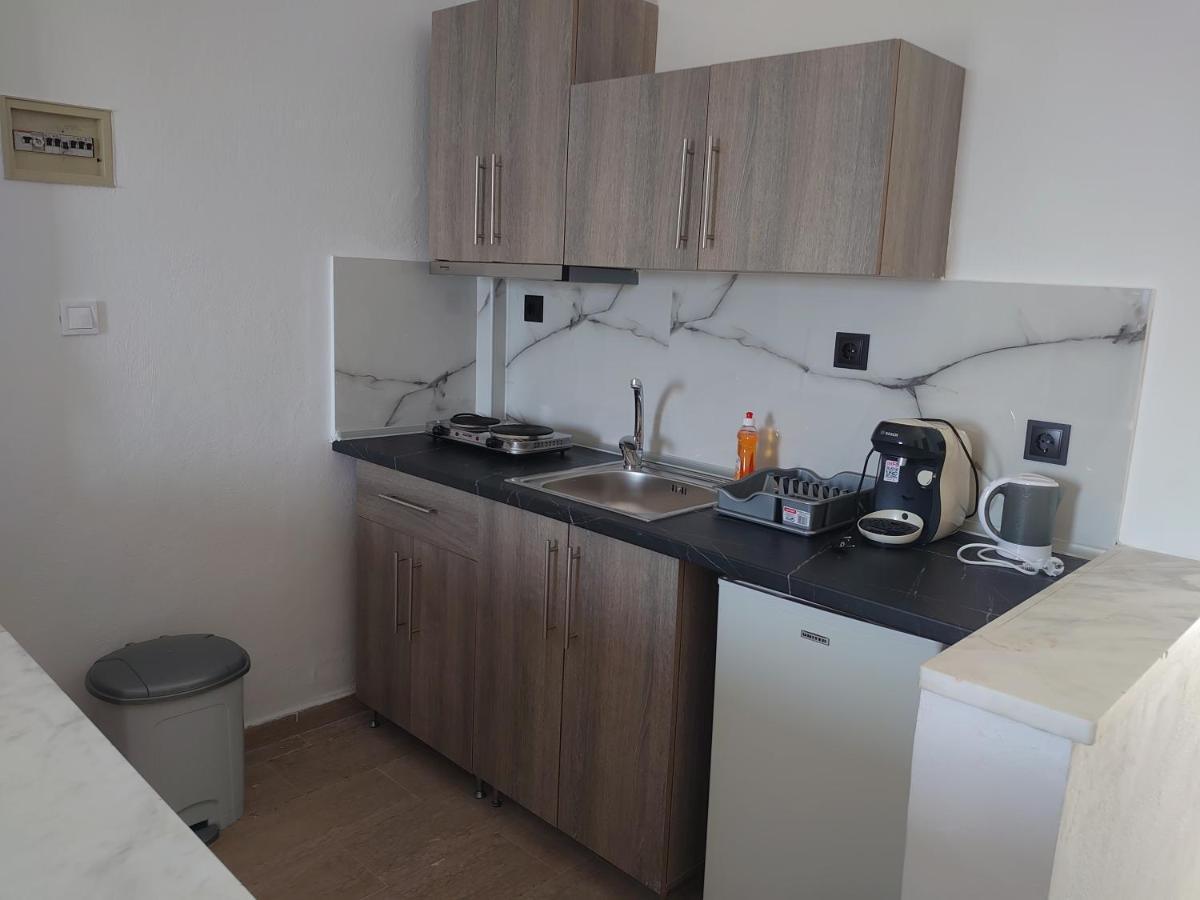 Merida Apartments Mola Kalyva Esterno foto