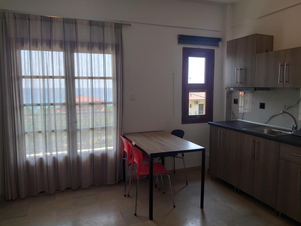 Merida Apartments Mola Kalyva Esterno foto
