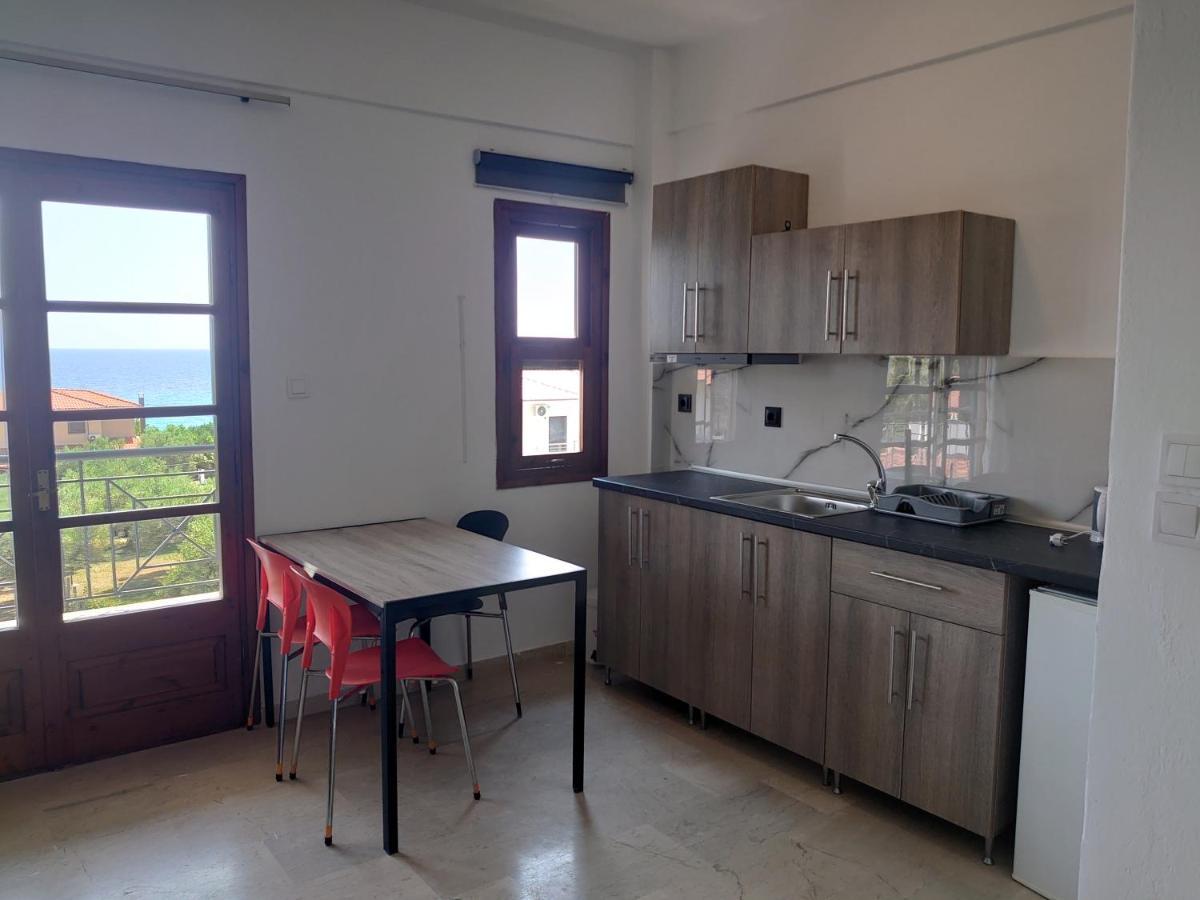 Merida Apartments Mola Kalyva Esterno foto