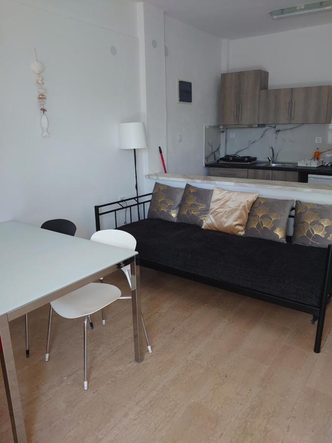 Merida Apartments Mola Kalyva Esterno foto