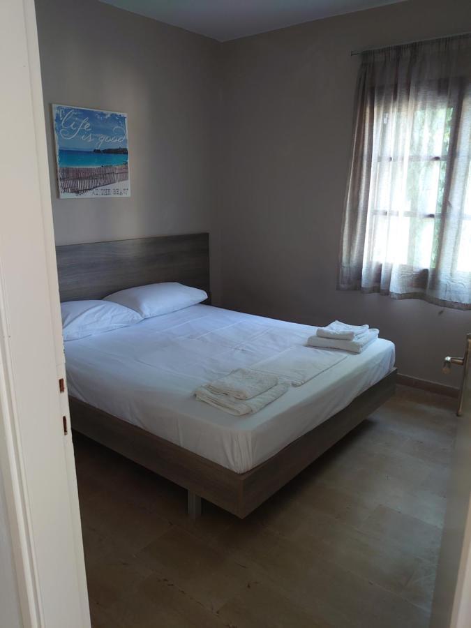 Merida Apartments Mola Kalyva Esterno foto